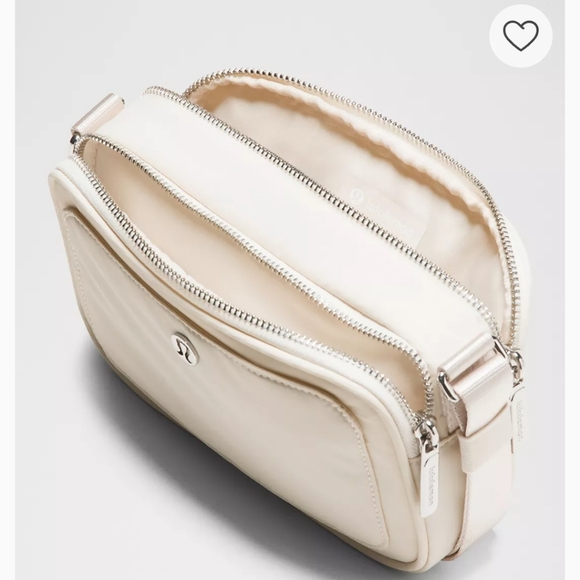 Lululemon Crossbody Camera Bag 2L NWOT - Picture 3 of 12